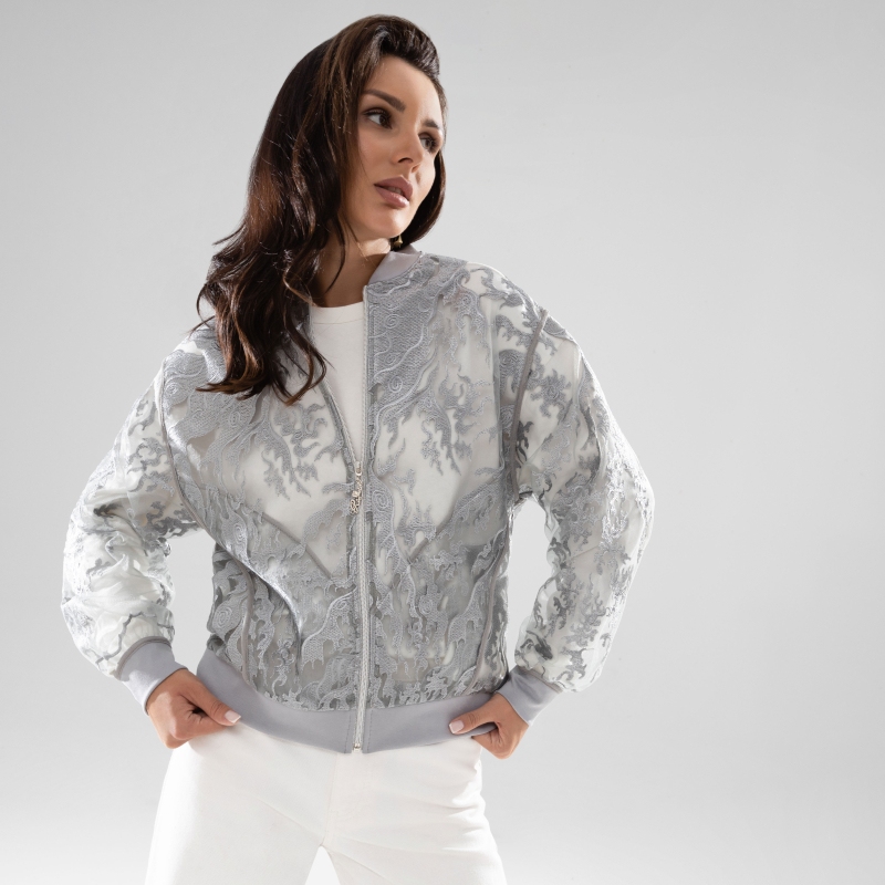 
Бомбер с вышивкой на сетке, Секрет смелости