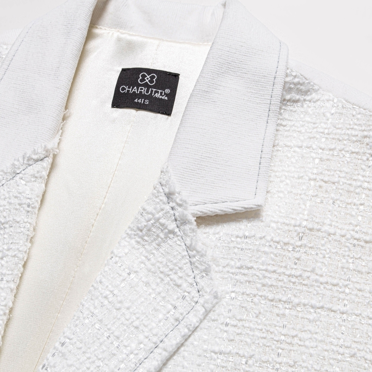 Карьерный взлет (античный белый) . Состав: 65% п/э, 35% вискоза