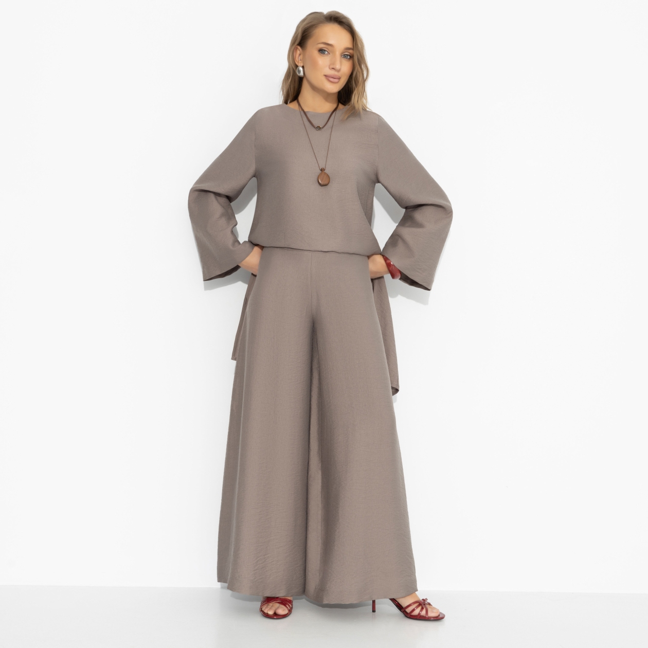 Брюки Красиво жить. Состав: 75% вискоза, 25% нейлон