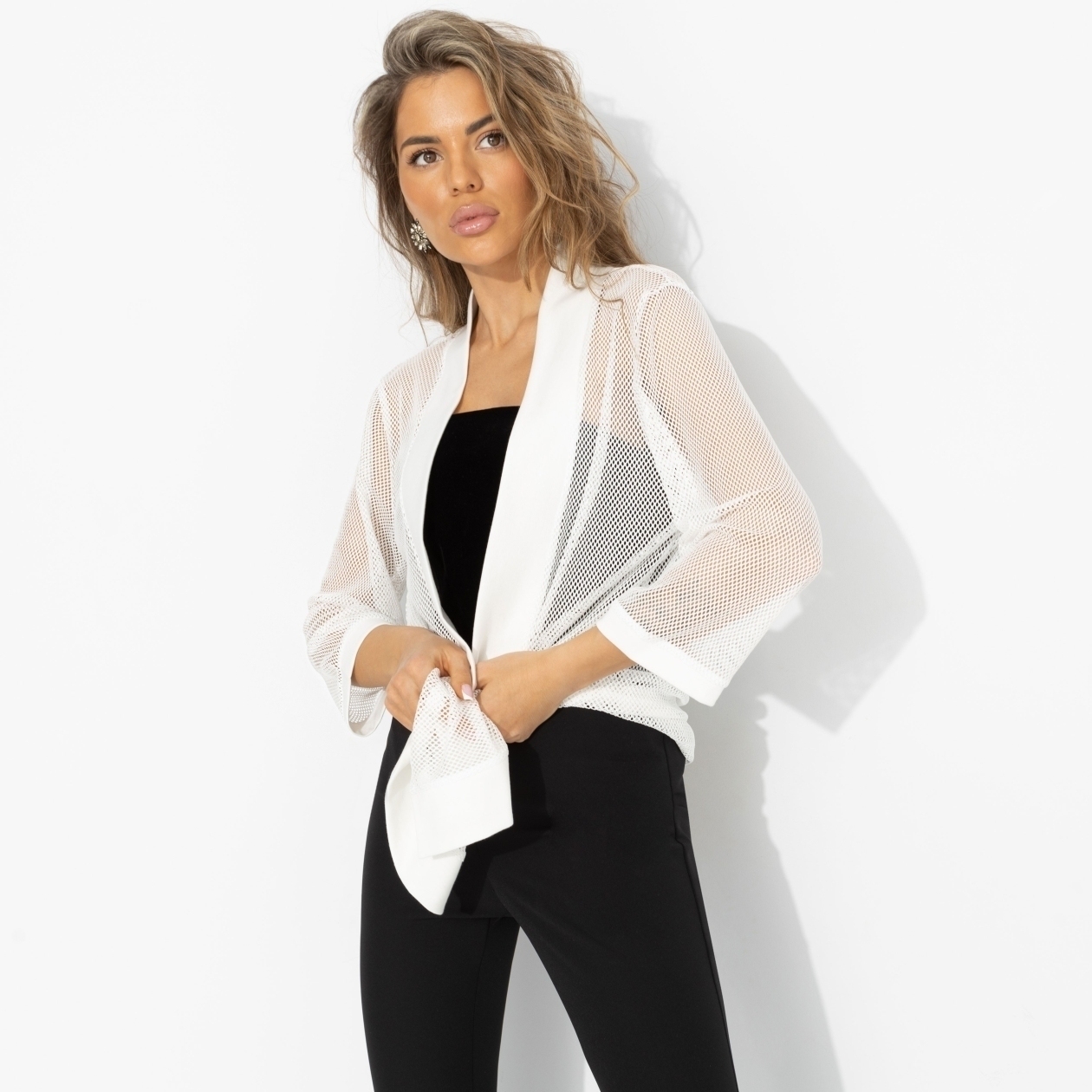 Для стильного образа (белый). Состав: 95% п/э, 5% стрейч