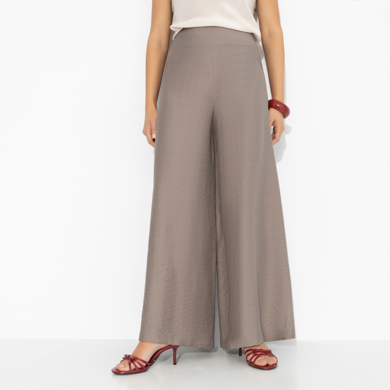 Брюки Красиво жить. Состав: 75% вискоза, 25% нейлон