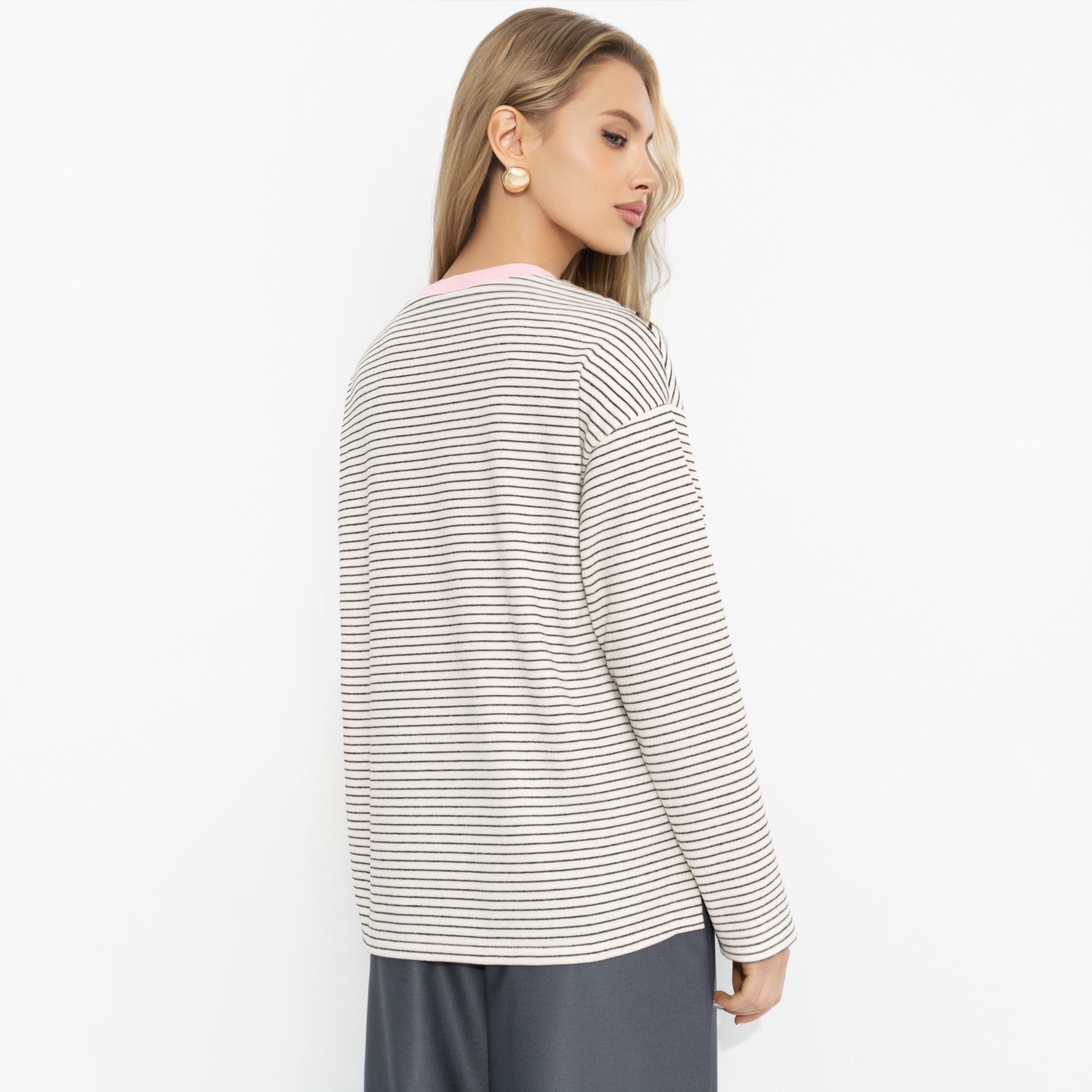 Лонгслив Эстетика момента. Состав: 65% вискоза, 30% полиэстер, 5% эластан