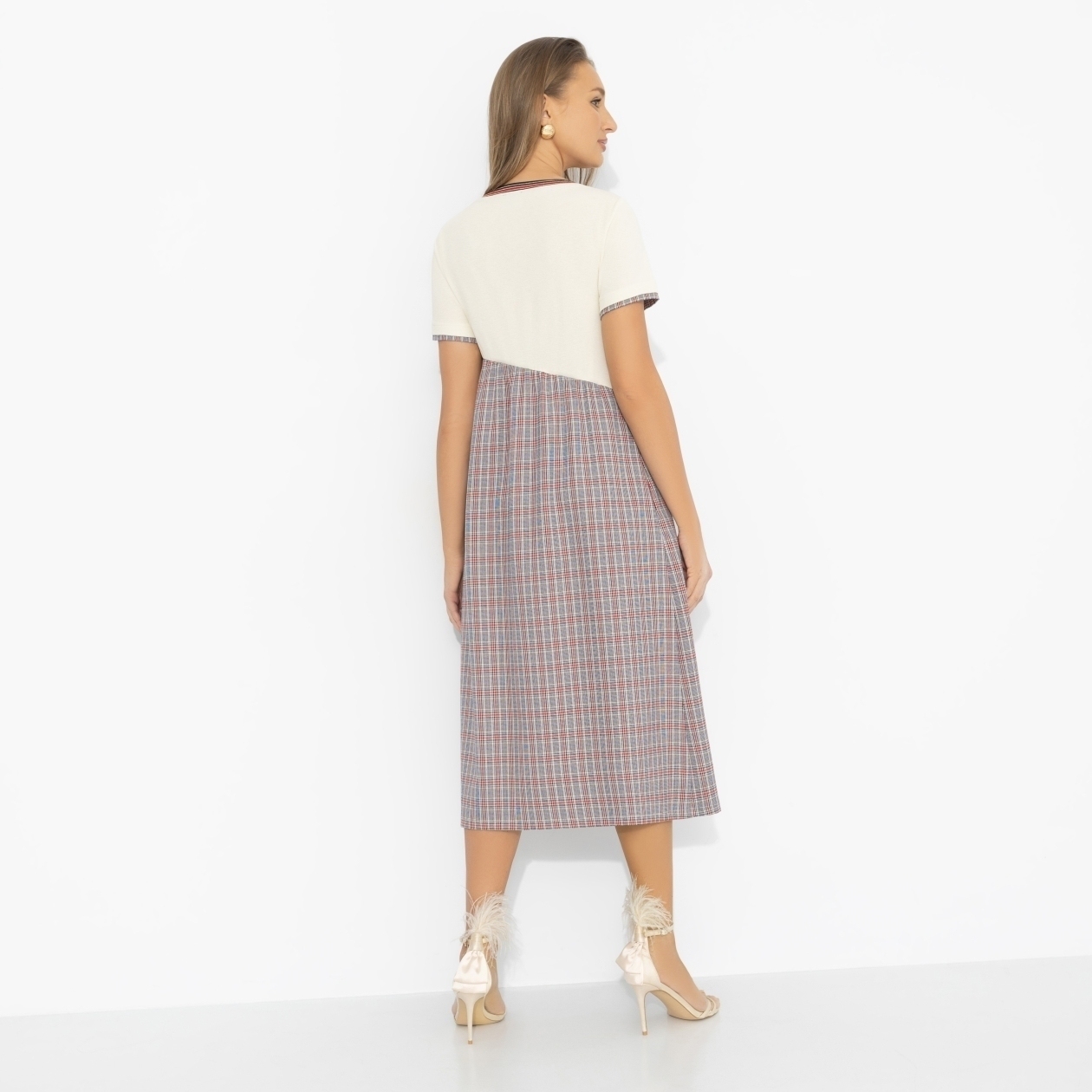 Платье Архитектура стиля (классика моды). Состав: 65% п/э, 30% вискоза, 5% спандекс