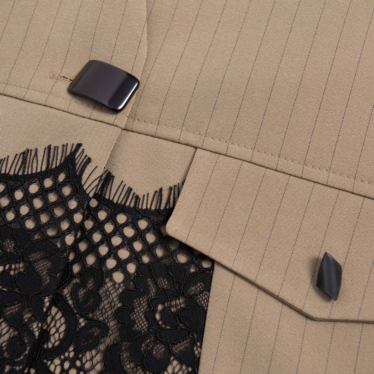 Искусство переговоров (доверие). Состав: 75% п/э, 23% вискоза, 2% спандекс