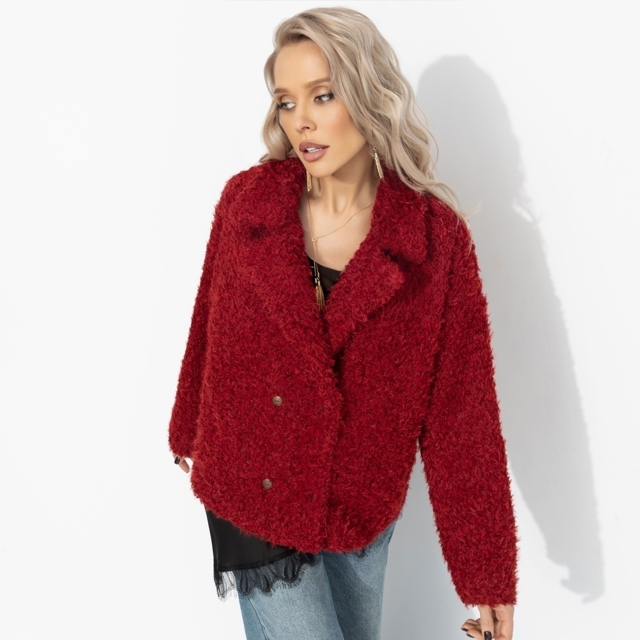 Слишком заметна (красный закат, oversize, 42-48). Состав: 98% п/э, 2% спандекс