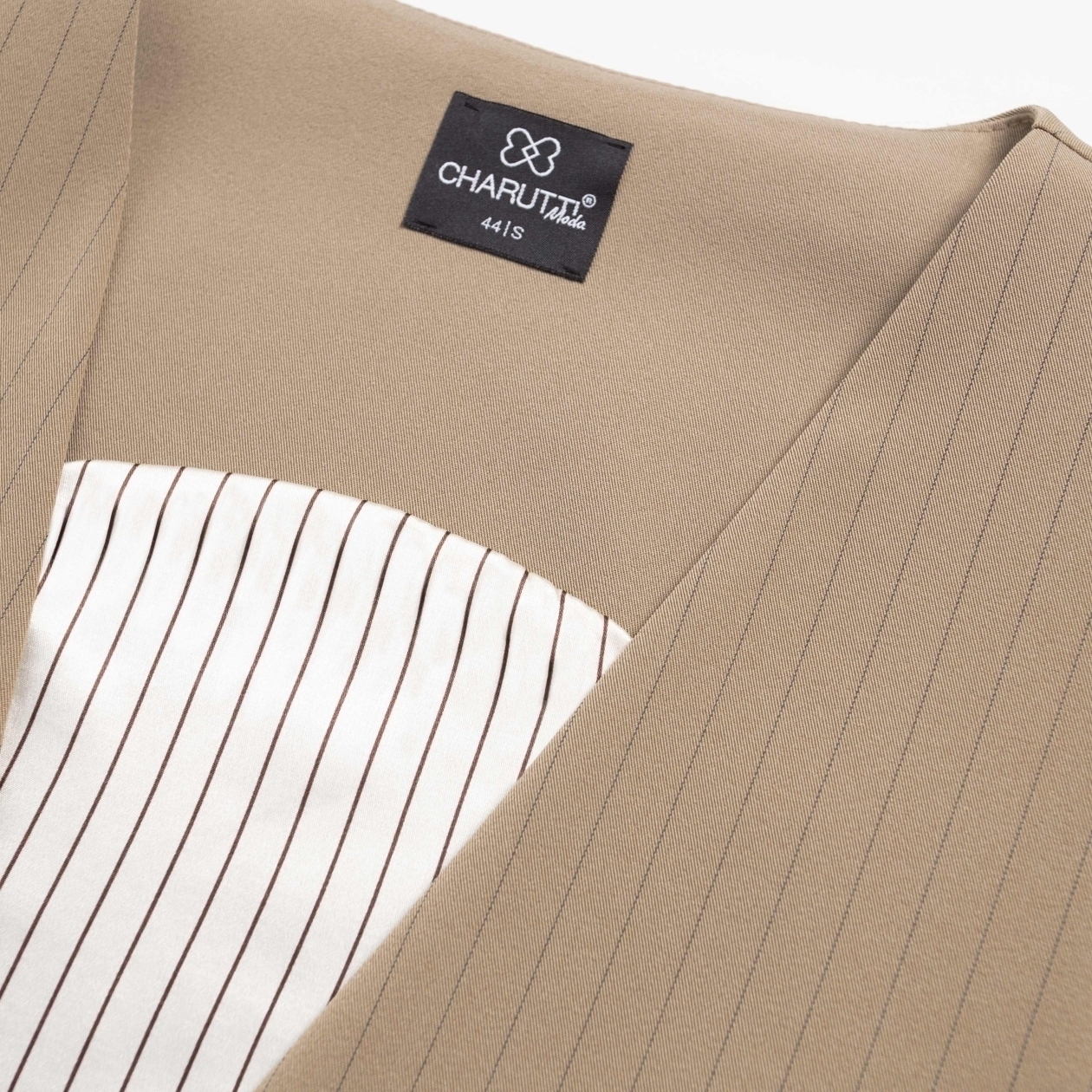 Искусство переговоров (доверие). Состав: 75% п/э, 23% вискоза, 2% спандекс