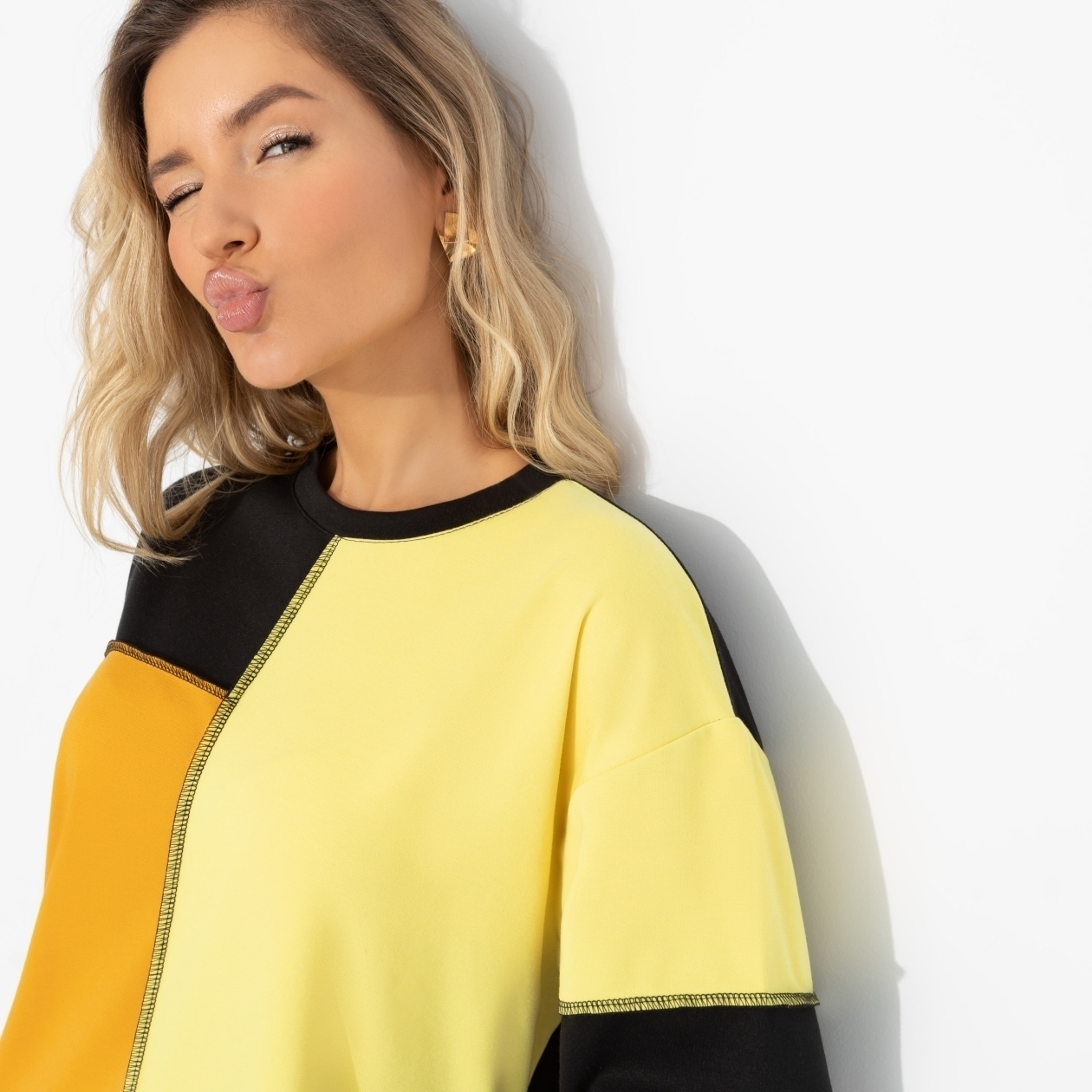 Лонгслив Идеальная гармония (оранжевая). Состав: 65% п/э, 30% вискоза, 5% стрейч