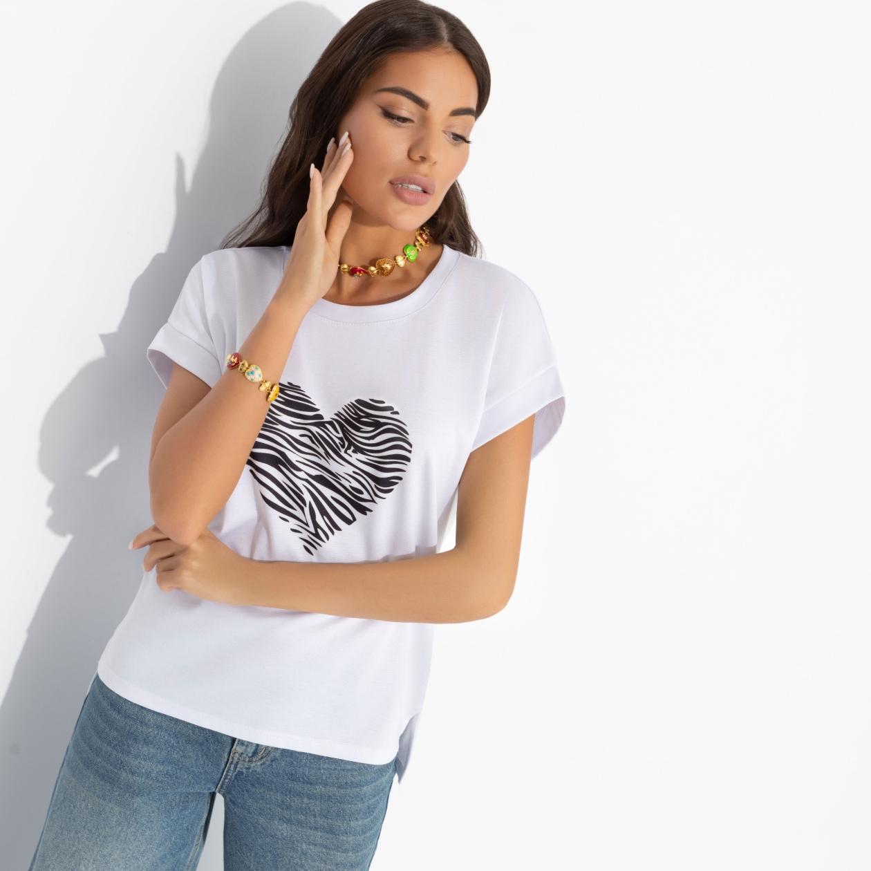 
Футболка со спущенным плечом, Оттенок настроения (heart)