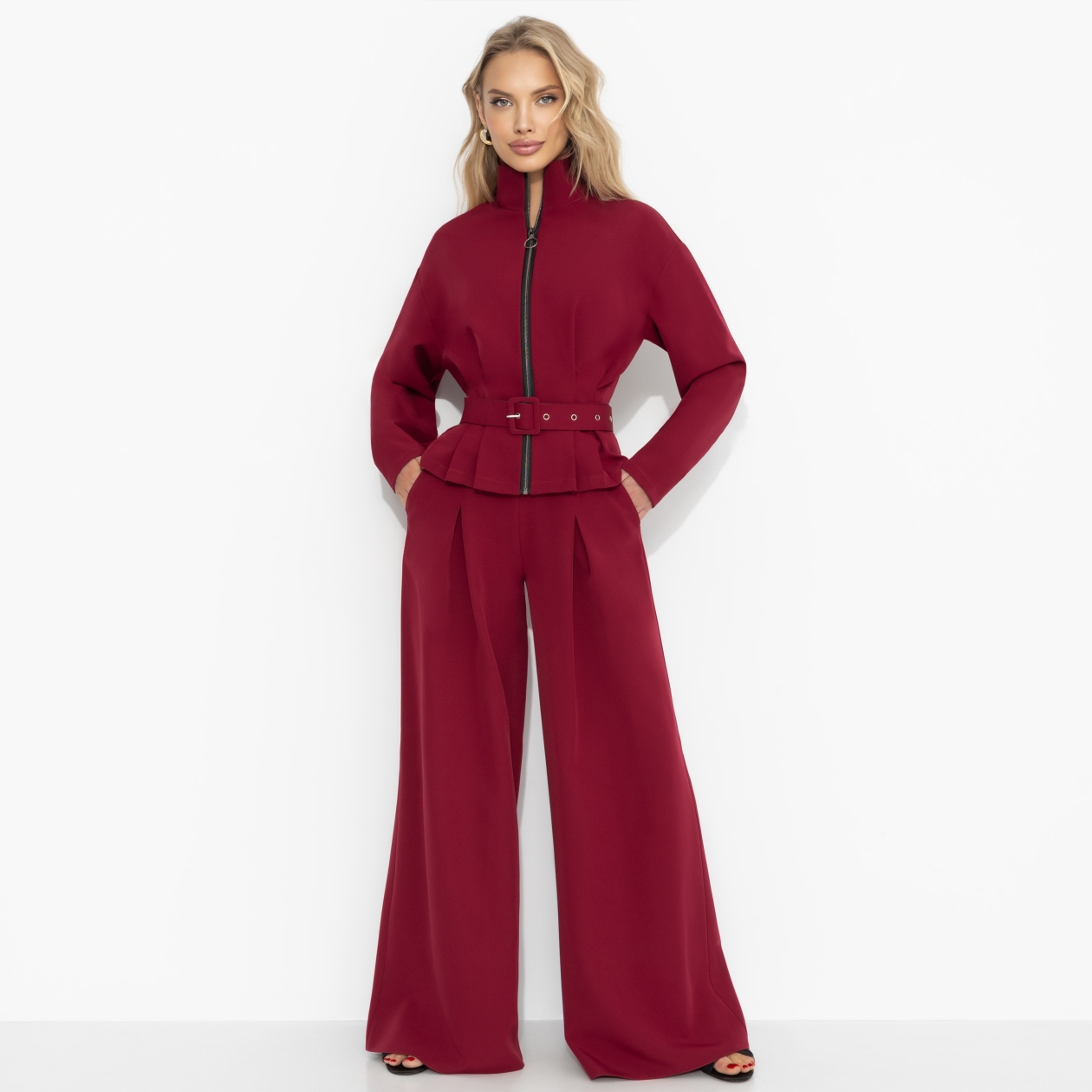 Брючный костюм Так выглядит уверенность (бордо, 2 в 1, с поясом). Состав: 95% полиэстер, 5% эластан