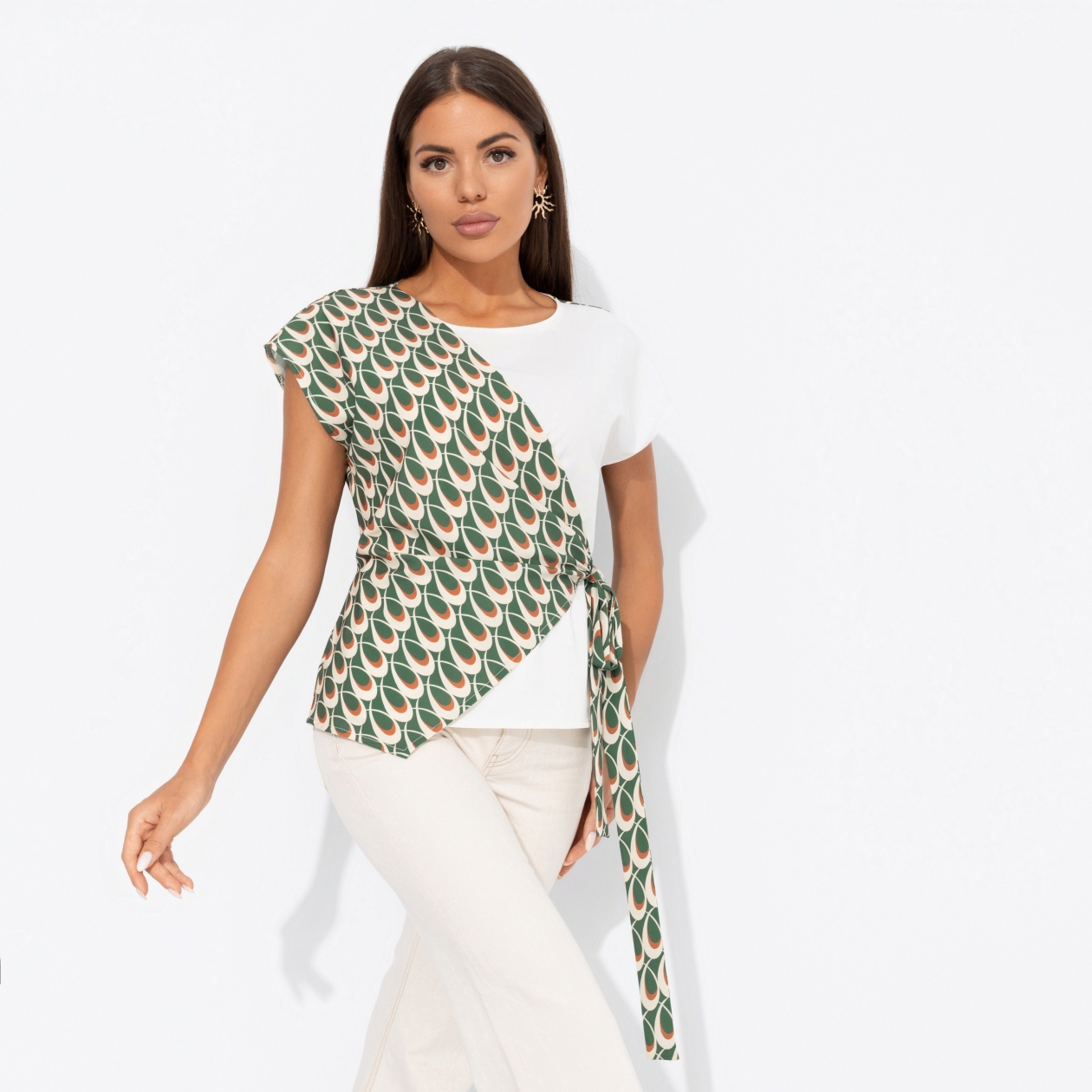 Блуза Все взгляды - на прекрасное (яркая). Состав: 95% п/а, 5% эластан