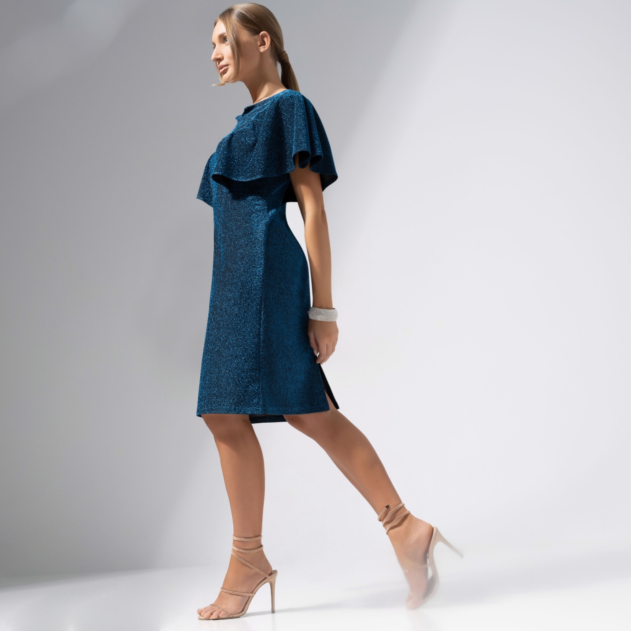 Платье В праздничном сиянии (new). Состав: 95% п/э, 5% эластан