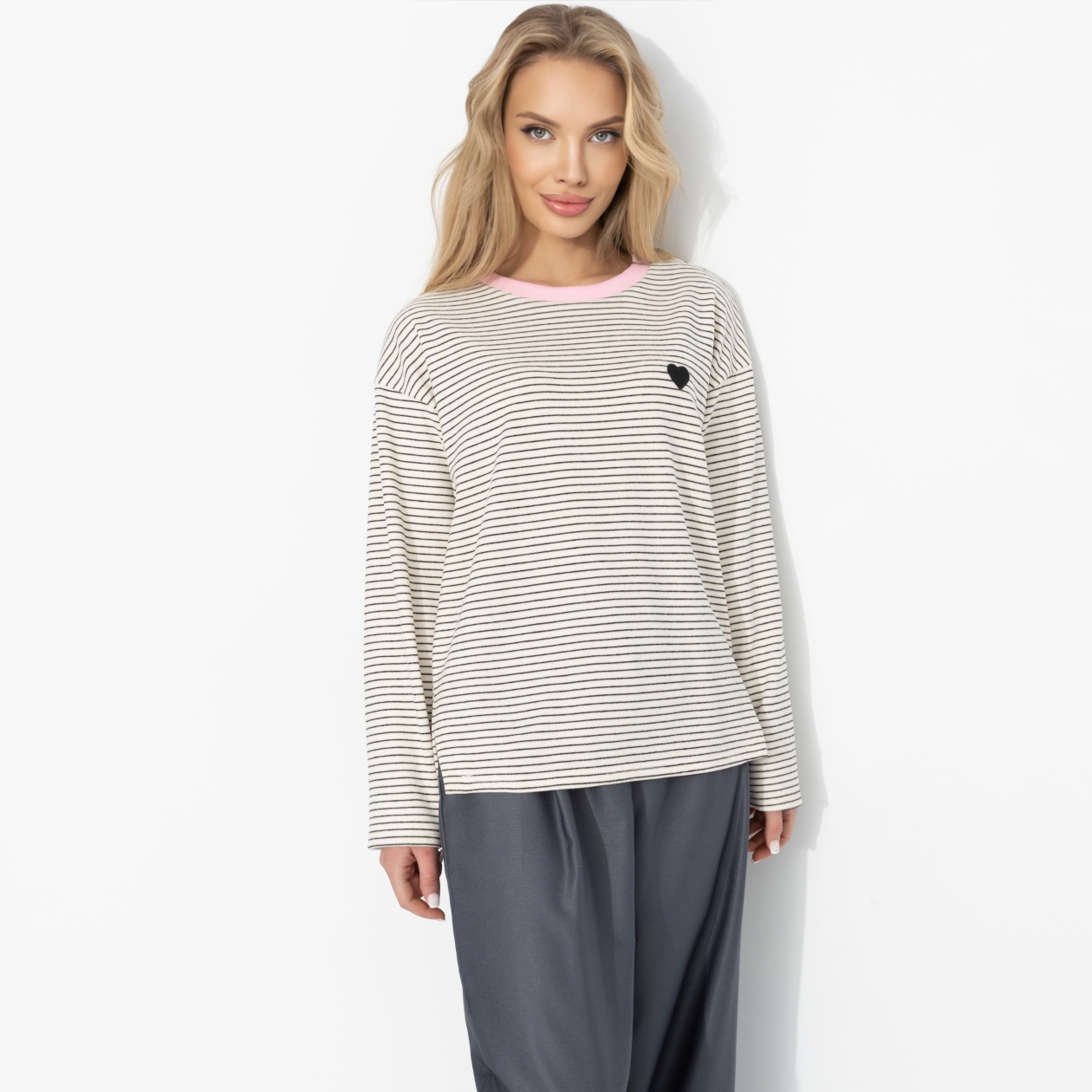 Лонгслив Эстетика момента. Состав: 65% вискоза, 30% полиэстер, 5% эластан