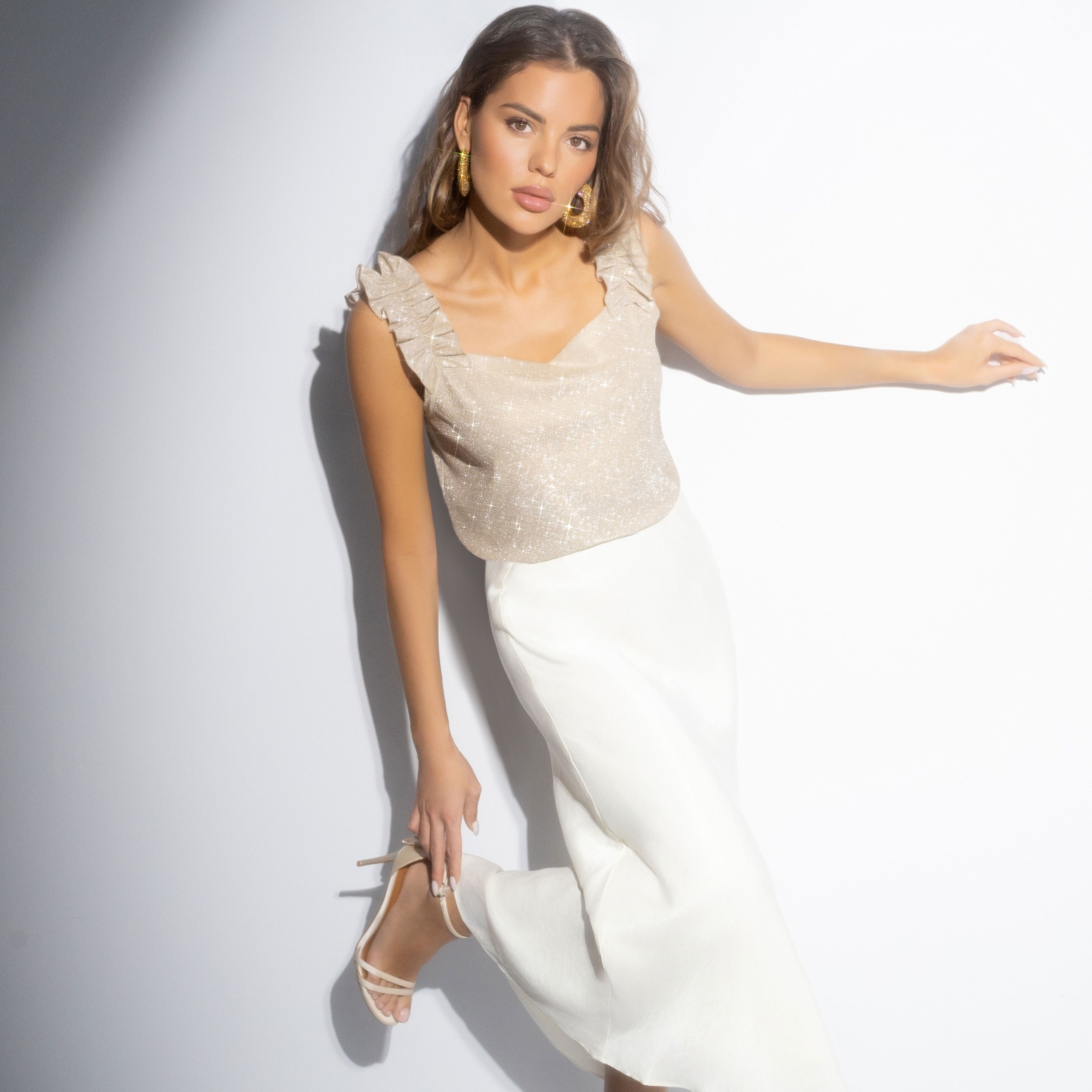 
Топ из блестящей ткани, Зажигаю на вечеринке (сияние)