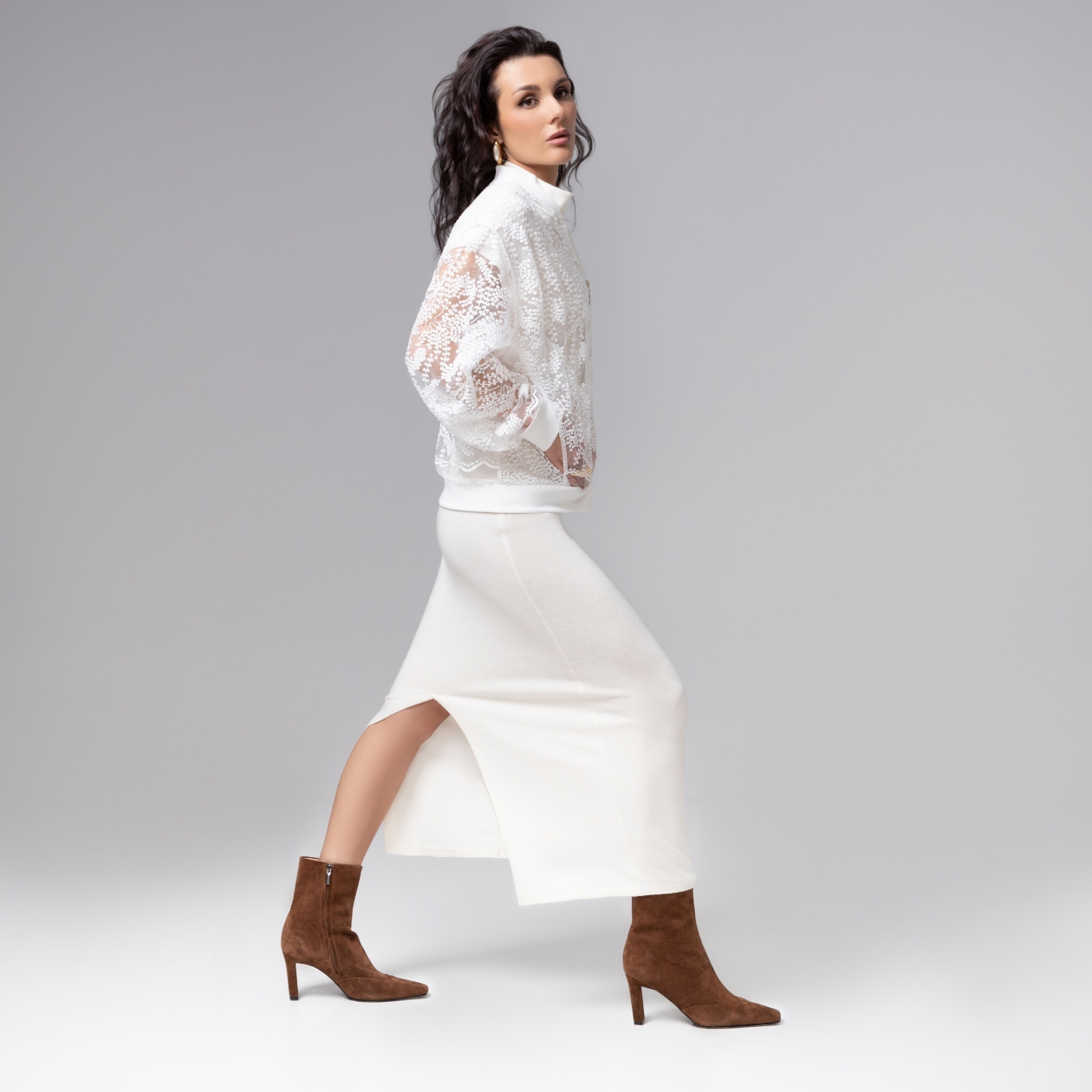 Бомбер Секрет смелости (белоснежный). Состав: 95% полиэстер, 5% спандекс