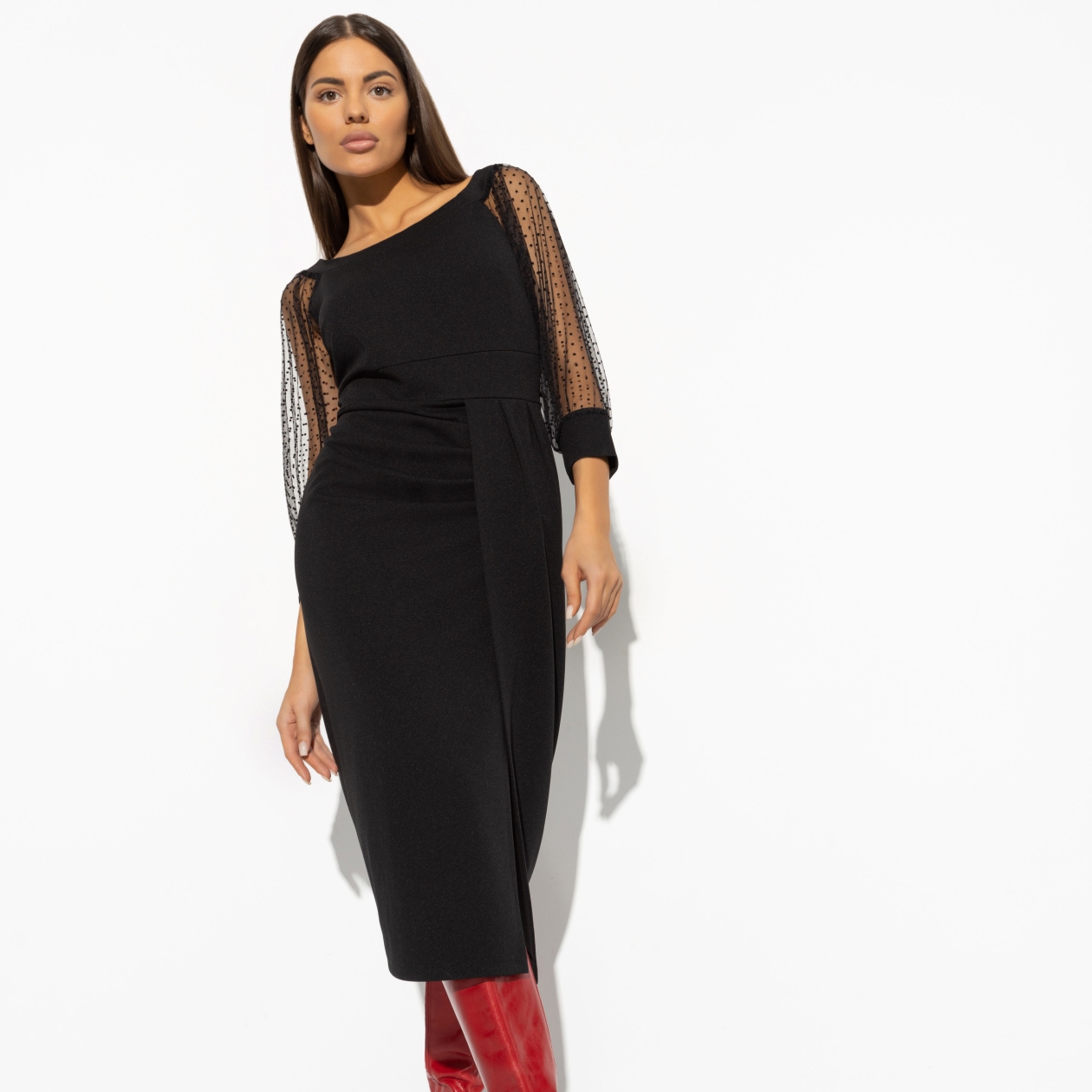 
Платье с высоким разрезом на запах, Смотрите на меня