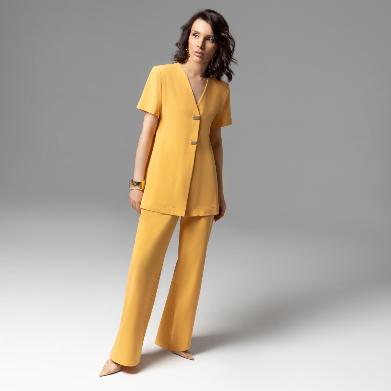 Брючный костюм На шаг впереди моды (яркий). Состав: 50% вискоза, 45% п/э, 5% спандекс