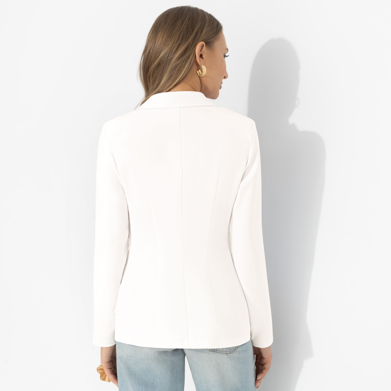 Жакет Шоу-показ (роскошный белый). Состав: 60% полиэстер, 37% вискоза, 3% спандекс