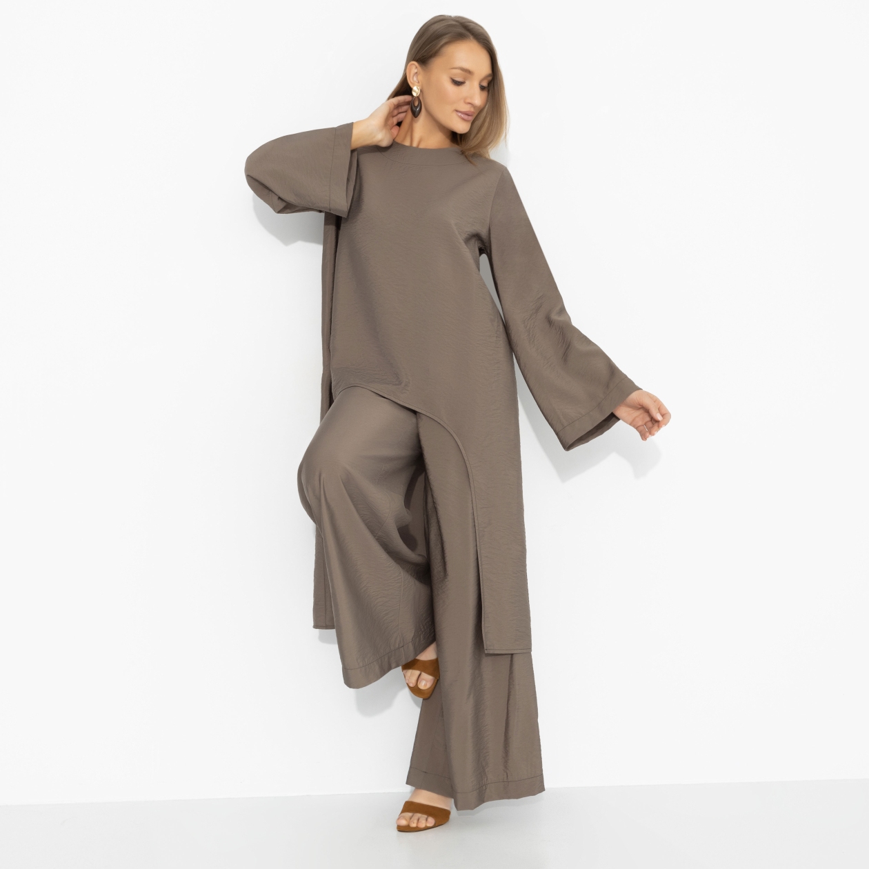 Легко и смело (хаки). Состав: 75% вискоза, 25% нейлон