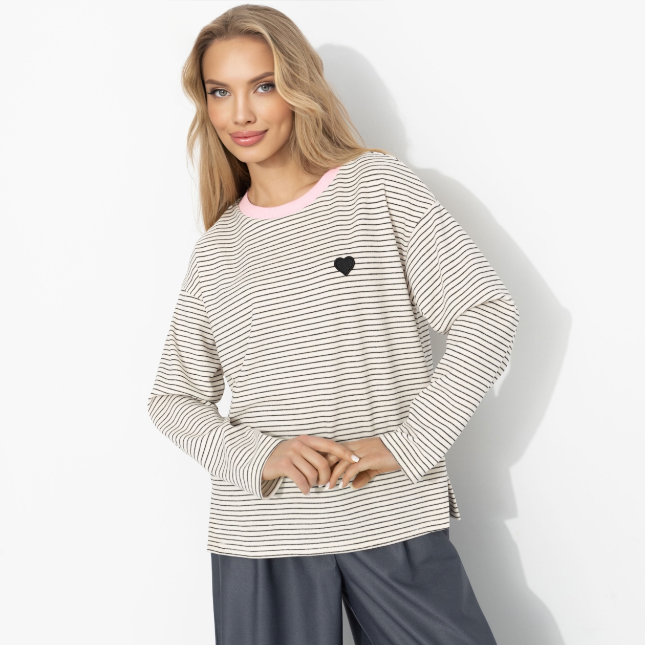 Лонгслив Эстетика момента. Состав: 65% вискоза, 30% полиэстер, 5% эластан