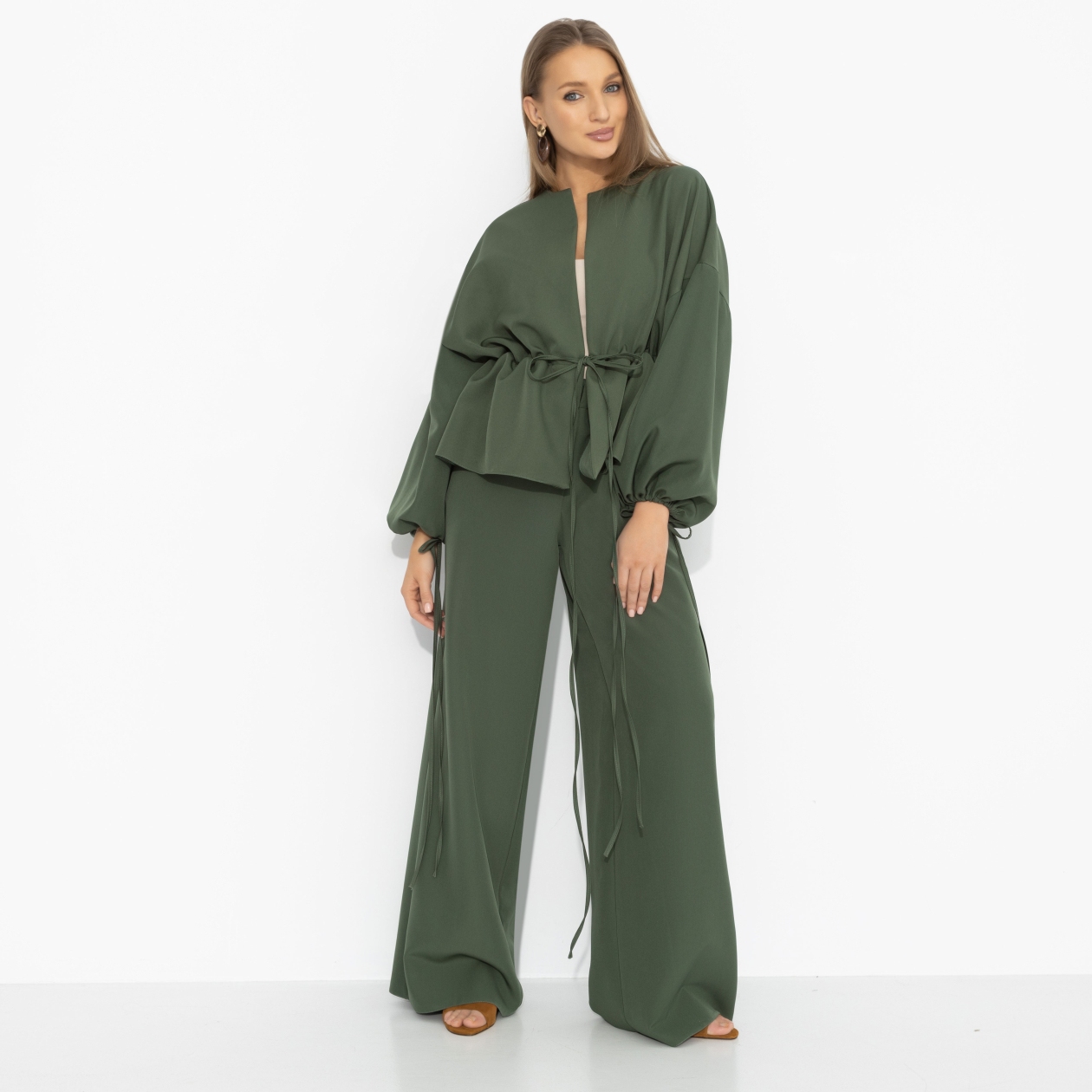 Брючный костюм Серьезная леди (2 в 1, хаки). Состав: 95% полиэстер, 5% эластан