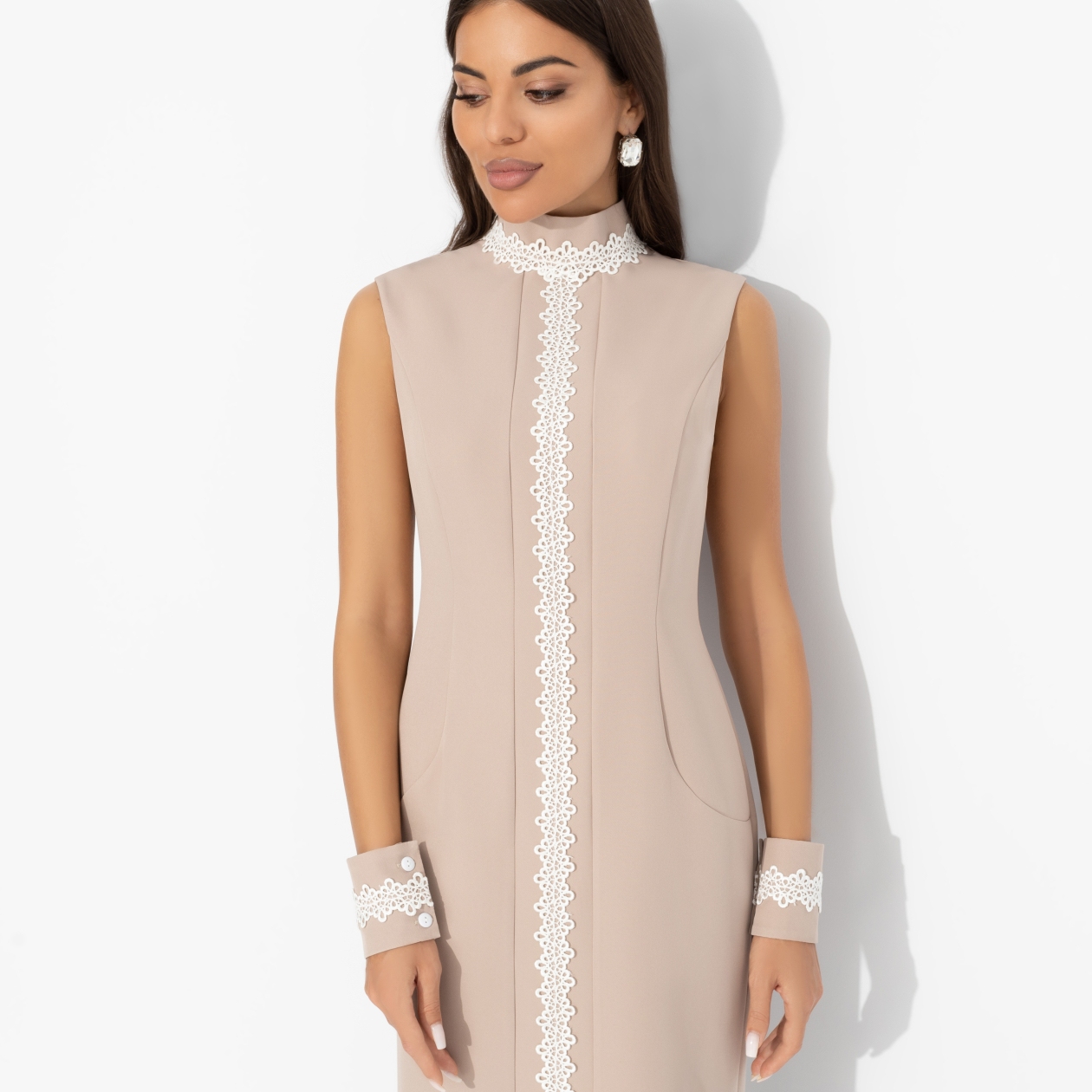 Платье-футляр Поцелуй удачи (biege, с манжетами). Состав: 95% п/э, 5% эластан