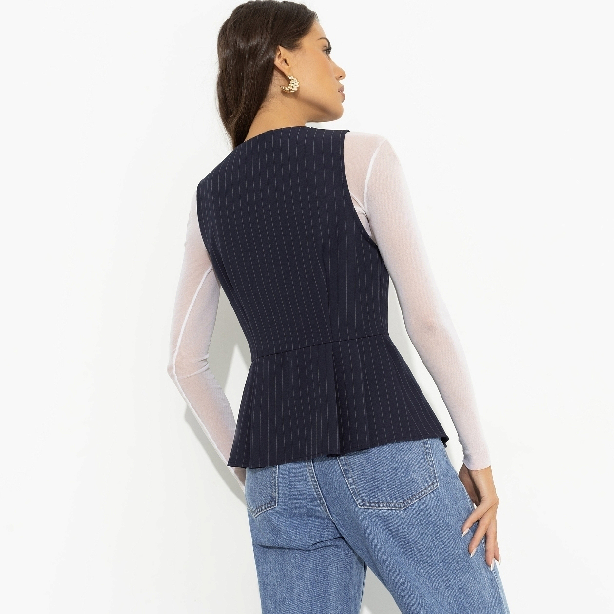 Стильное комьюнити. Состав: 60% полиэстер, 37% вискоза, 3% спандекс