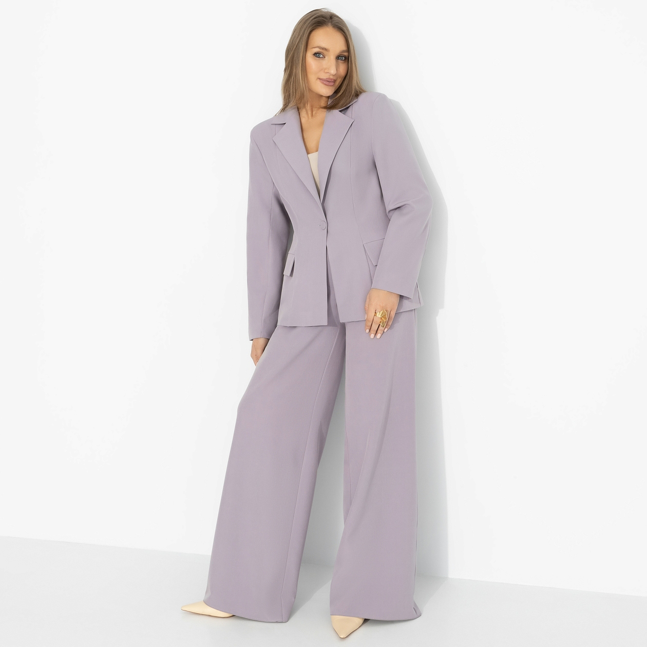 В правильном свете. Состав: 95% полиэстер, 5% эластан