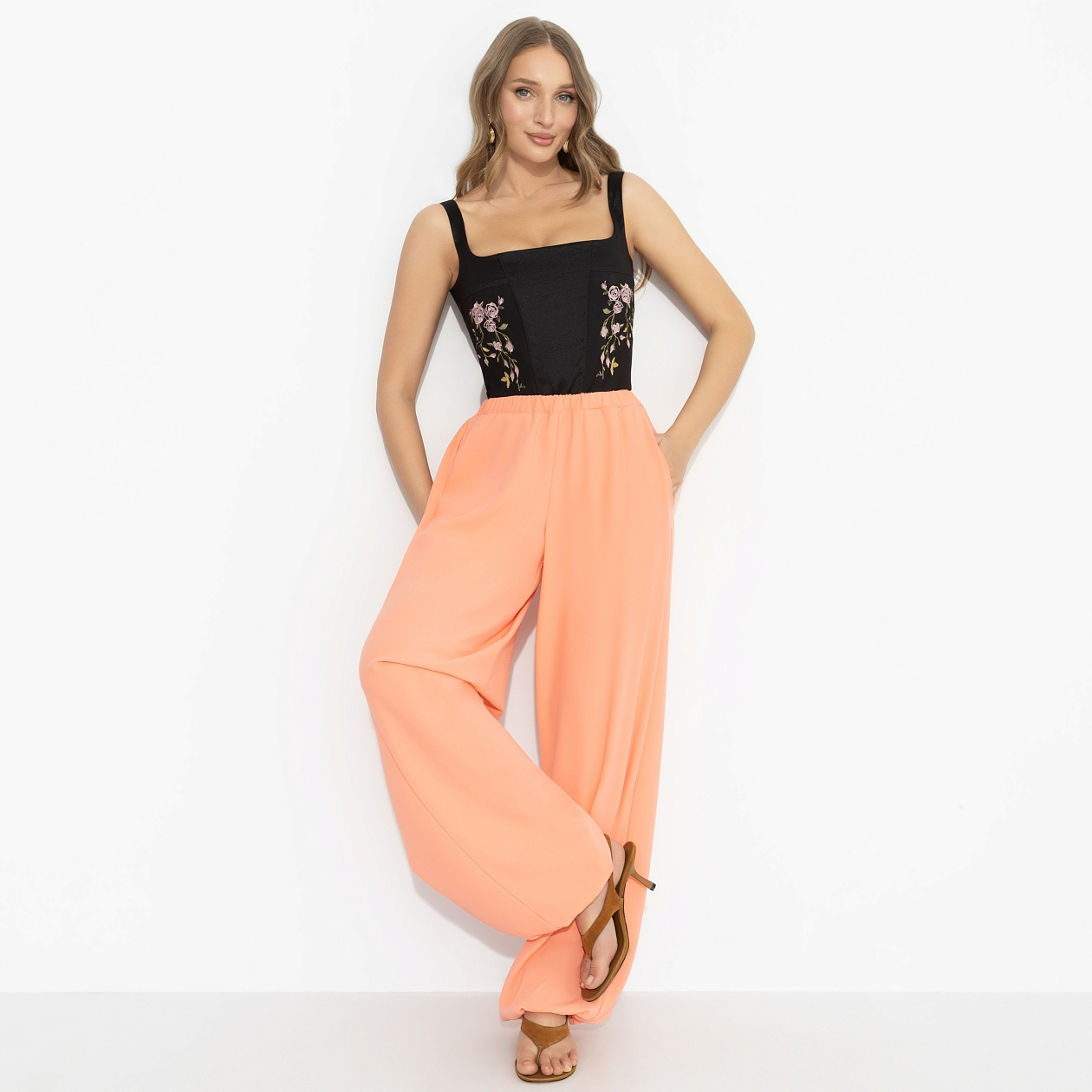 Стой, смотри (теплый коралл). Состав: 72% п/э, 22% вискоза, 6% спандекс