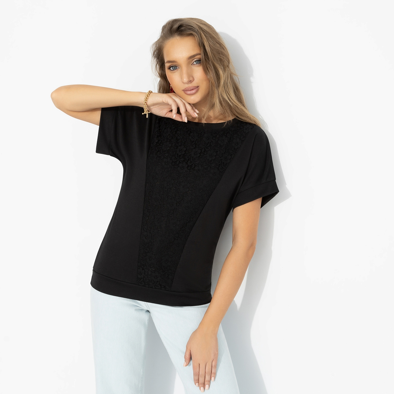 Футболка Всегда иначе (черная). Состав: 65% п/э, 30% вискоза, 5% стрейч