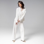 Жакет Сидит идеально (молочный). Состав: 75% п/э, 20% вискоза, 5% спандекс