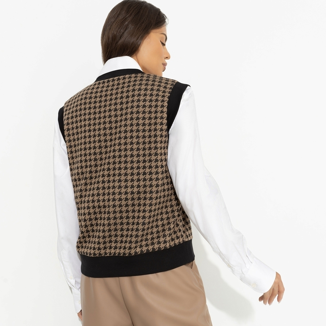 Великолепная игра. Состав: 85% п/э, 10% вискоза, 5% спандекс