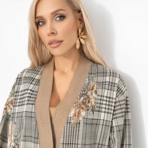 В модном режиме (классика). Состав: 65% полиэстер, 30% вискоза, 5% эластан