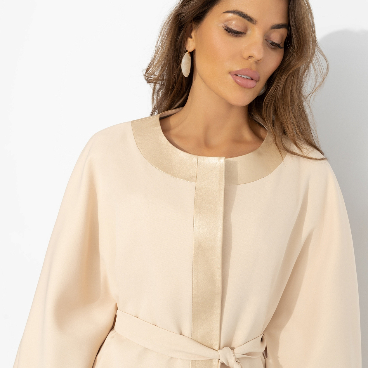 Яркий эффект (с поясом). Состав: 95% п/э, 5% эластан