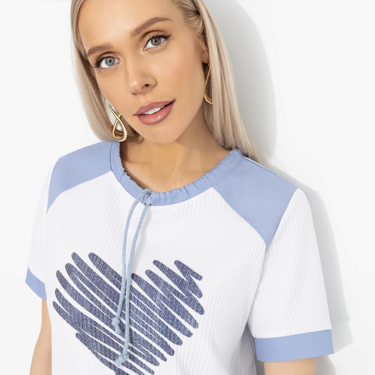 Футболка Выбор избранных. Состав: 65% п/э, 30% вискоза, 5% спандекс