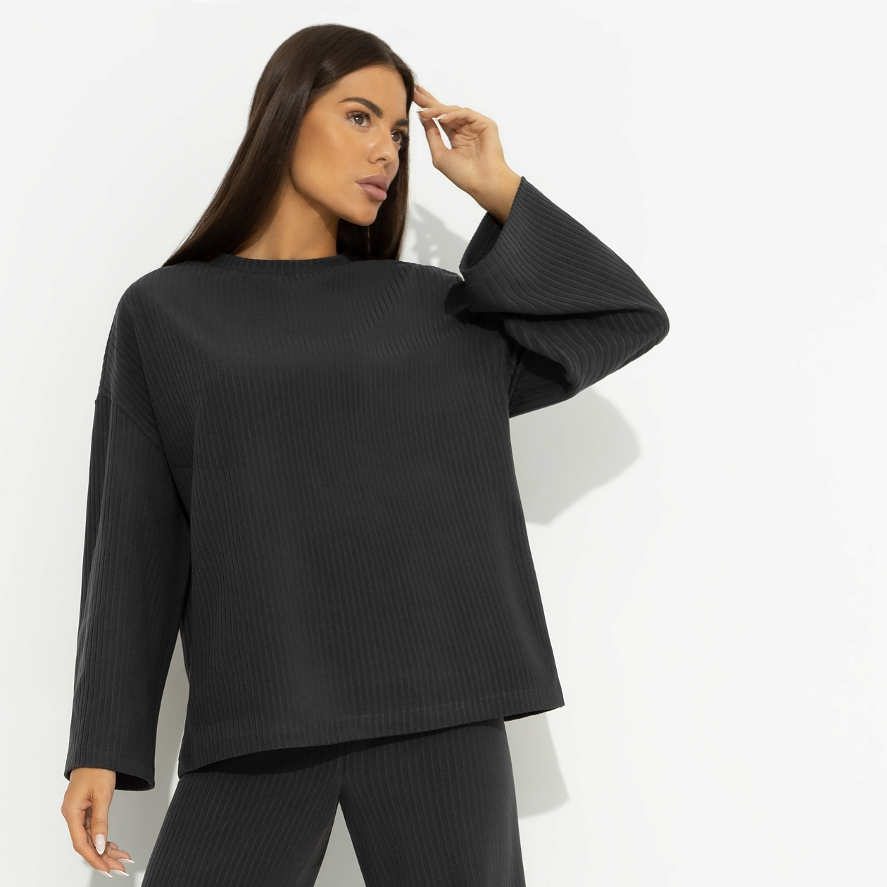 Лонгслив Приду во снах . Состав: 40% п/э, 35% вискоза, 20% акрил, 5% спандекс