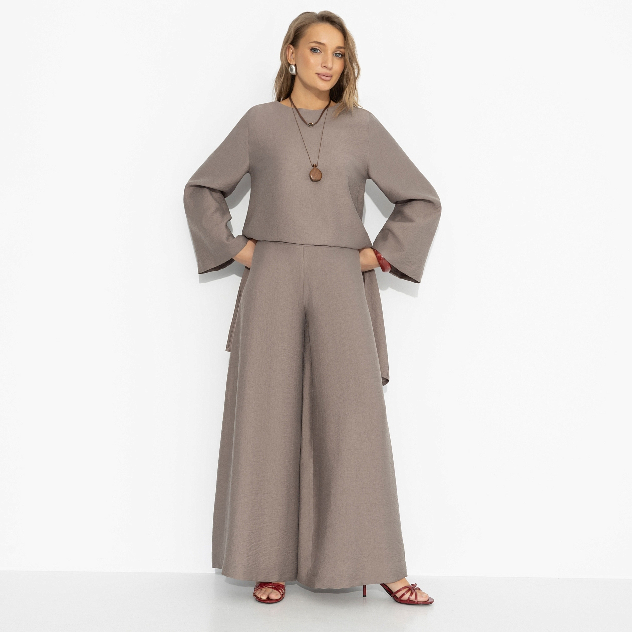 Брюки Красиво жить. Состав: 75% вискоза, 25% нейлон