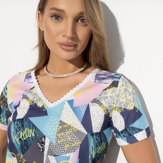 Футболка Любовь рядом (яркая) 