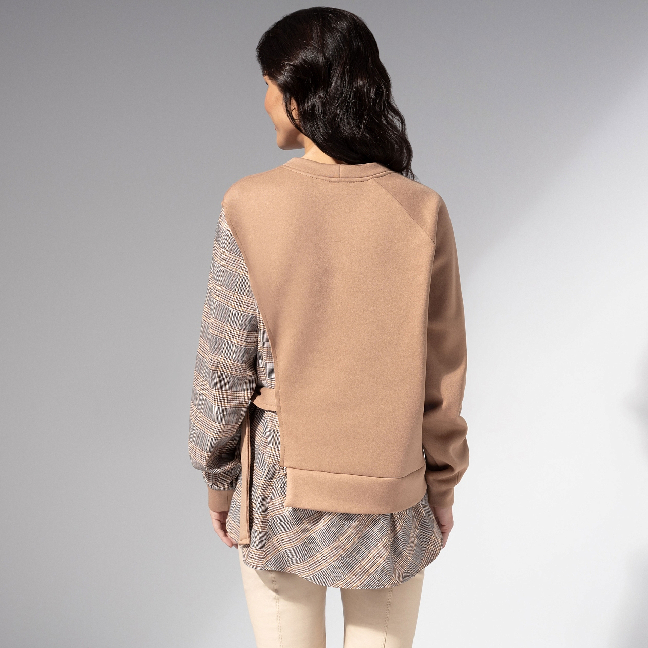 Светлый момент. Состав: 50% п/э, 48% вискоза, 2% спандекс