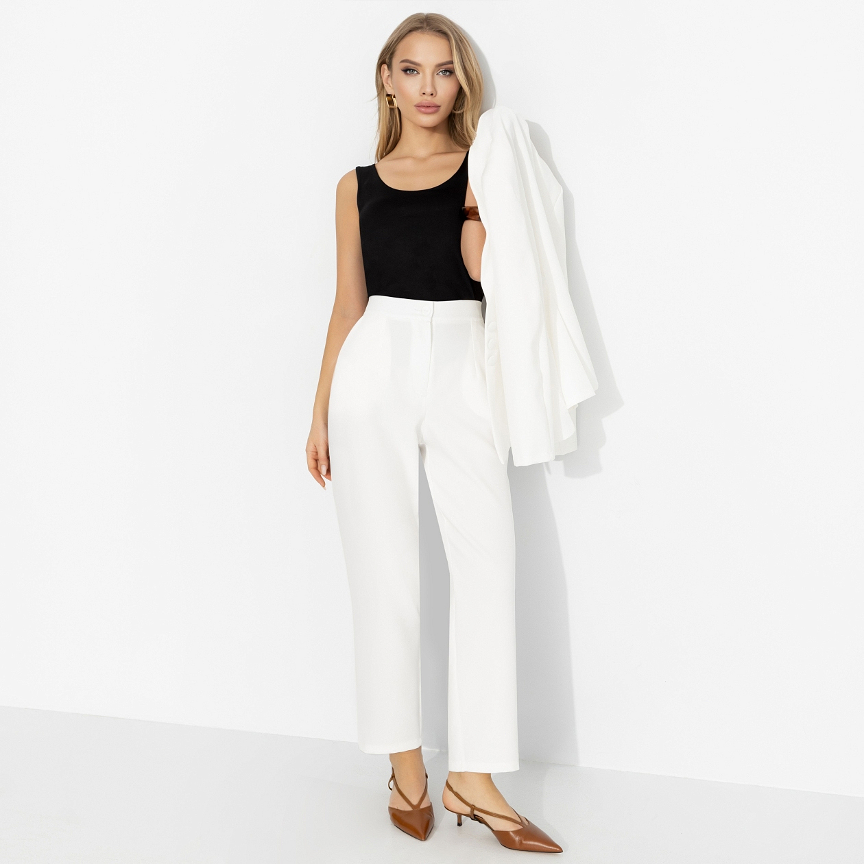 Брюки Точная форма. Состав: 95% п/э, 5% эластан