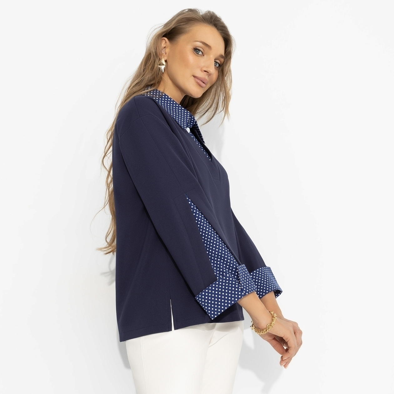 Блуза Легенда в кадре. Состав: 95% п/э, 5% эластан