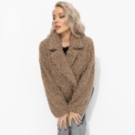 Слишком заметна (oversize, 42-48). Состав: 98% п/э, 2% спандекс