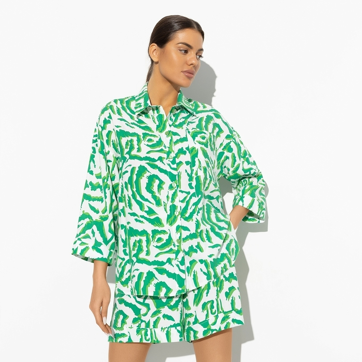 Брючный костюм Красочные истории (2 в 1). Состав: 50% вискоза, 50% хлопок