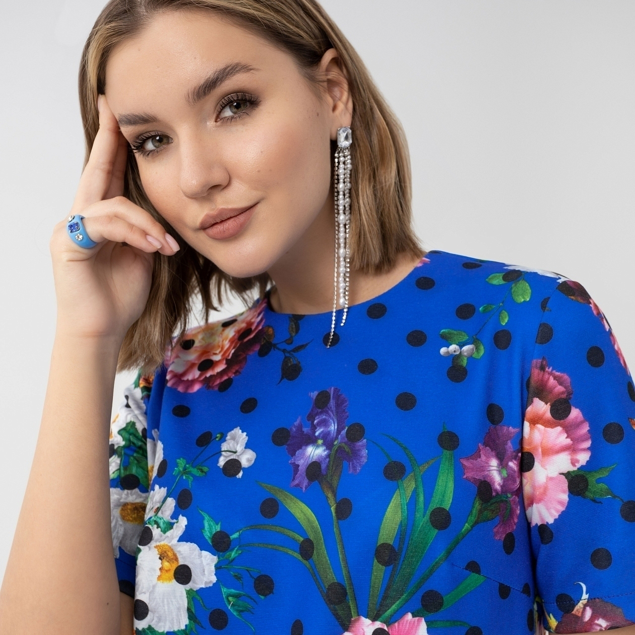 Платье Цветочный тотал-лук (индиго). Состав: 72% п/э, 25% вискоза , 3% спандекс