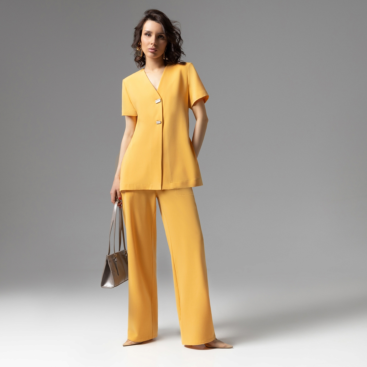 Брючный костюм На шаг впереди моды (яркий). Состав: 50% вискоза, 45% п/э, 5% спандекс