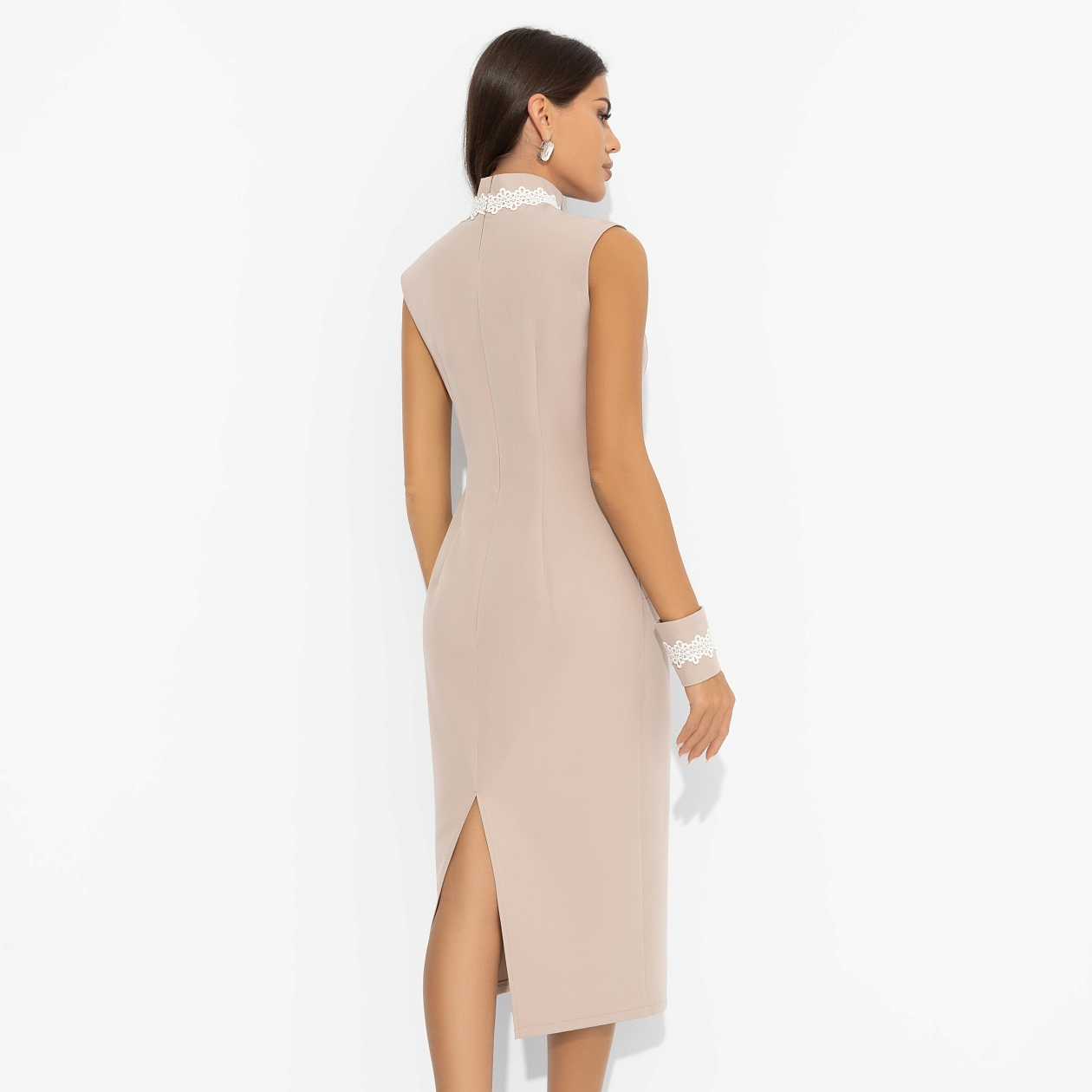 Платье-футляр Поцелуй удачи (biege, с манжетами). Состав: 95% п/э, 5% эластан