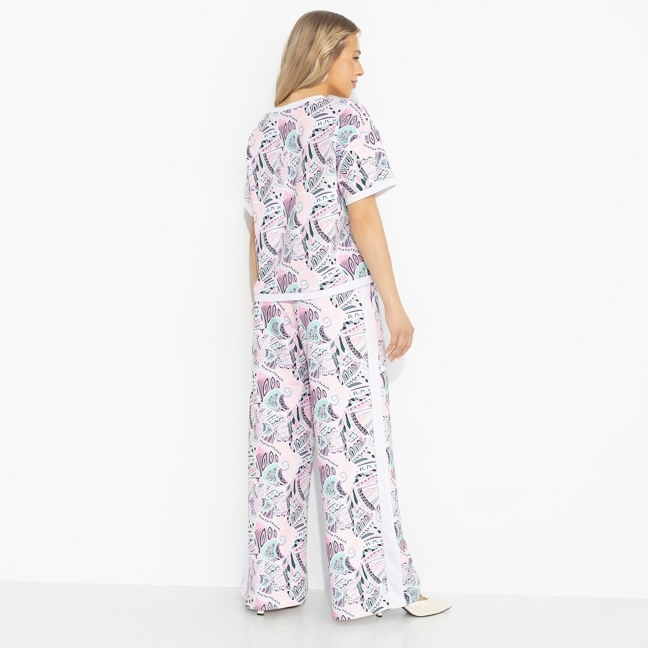 Вечная весна (яркие). Состав: 95% п/э, 5% спандекс