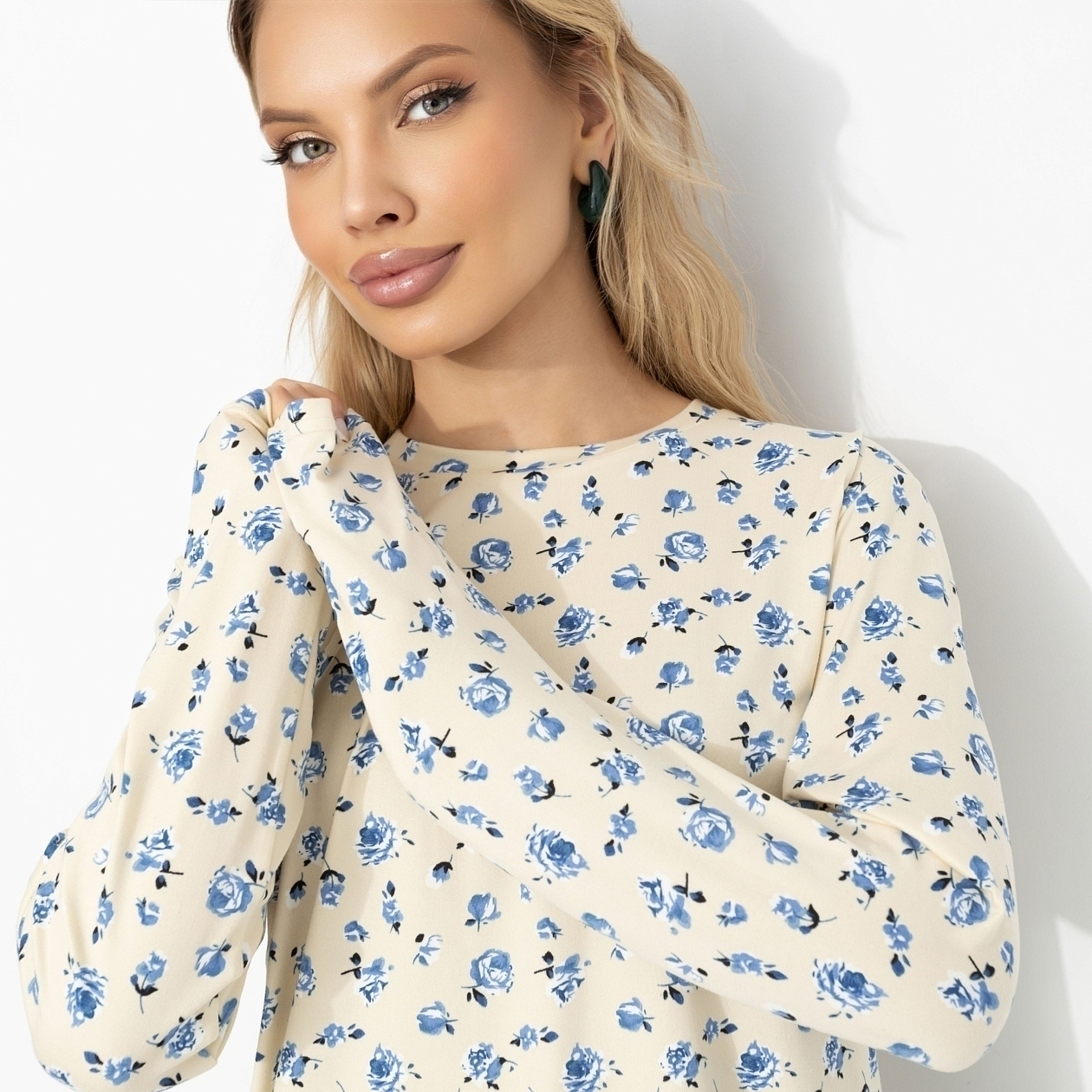 Лонгслив Личный стандарт (романтика). Состав: 65% вискоза, 30% полиэстер, 5% эластан