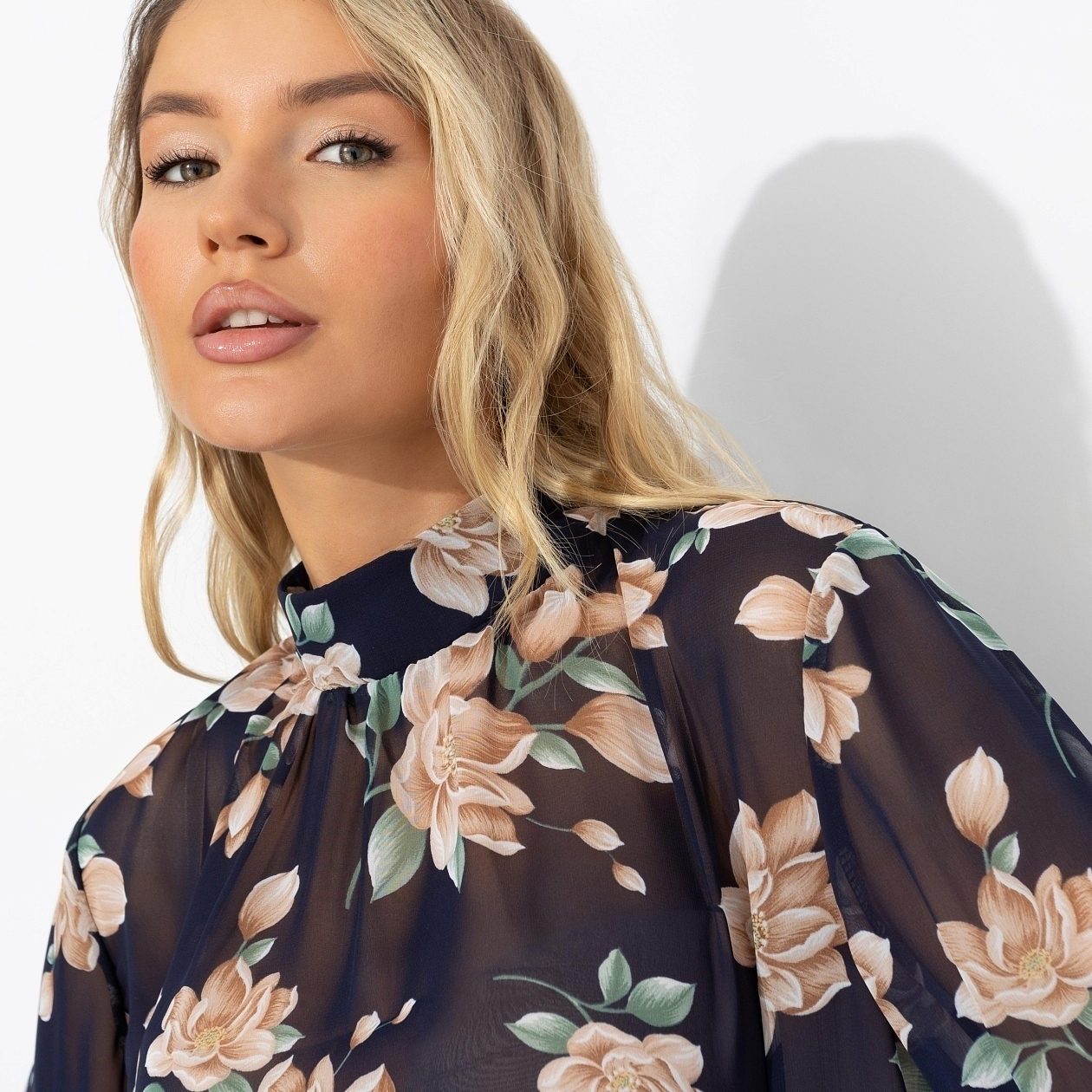 Блуза Драма в деталях (сказка). Состав: 100% п/э