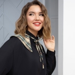 Стильный элемент (загадочная леди). Состав: 92% полиэстер, 6% вискоза, 2% спандекс