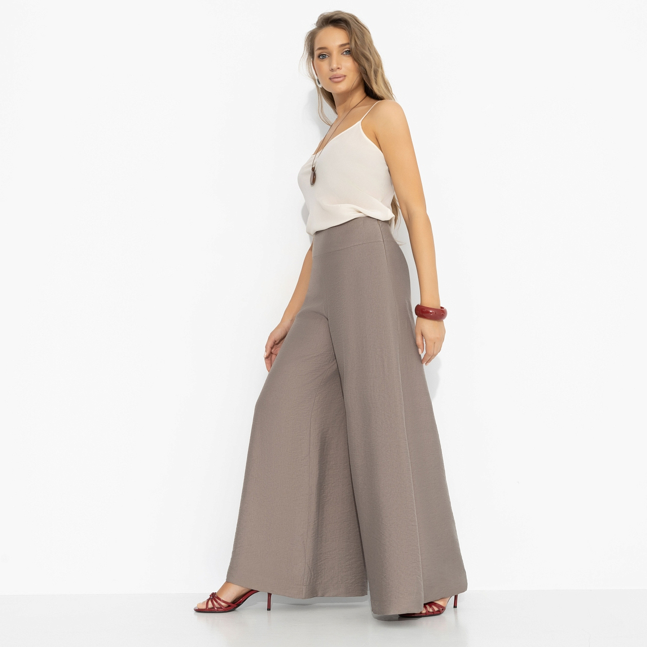 Брюки Красиво жить. Состав: 75% вискоза, 25% нейлон